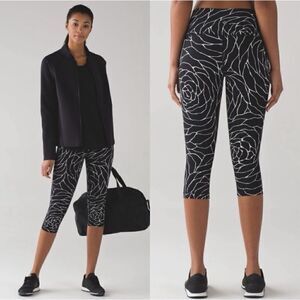 Lululemon Wunder Under Hi-Rise 1/2 Tight *Full-On Luxtreme 17"